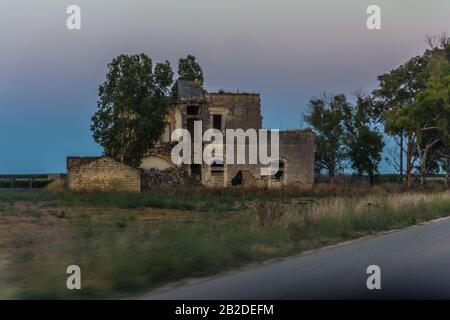 Alte verlassene Bebauung in apuliens Land Stockfoto