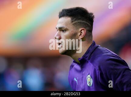 Birmingham, Großbritannien. März 2020. Torhüter Ederson von Man City im Vorspiel beim Carabao-Cup-Endspiel zwischen Aston Villa und Manchester City im Wembley-Stadion, London, England am 1. März 2020. Foto von Andy Rowland. Kredit: Prime Media Images/Alamy Live News Stockfoto