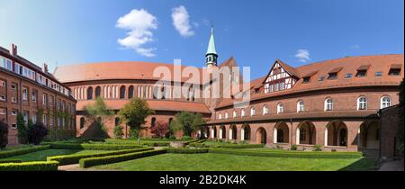 Klausurhof, Cecilienhaus, Klosterkirche St. Marien, Kloster Lehnin, Brandenburg, Deutschland Stockfoto