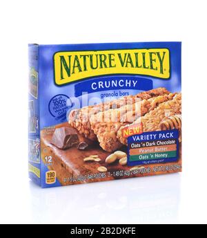 Irvine, CA - 14. Mai 2014: Eine 12-zählige Box mit Nature Valley Granola Bars. Ein Produkt von General Mills mit Hauptsitz im Minneapolis Vorort Golden Stockfoto