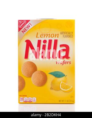 Irvine, KALIFORNIEN - 23. MAI 2018: Eine Schachtel Nabisco Lemon Nilla Wafers. Dem traditionellen Wafer-Cookie wird eine Zesty-Zitrusfrucht-Note hinzugefügt. Stockfoto