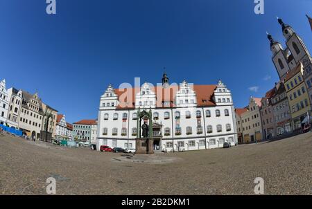 Altes Rathaus, Stadtkirche Sankt Marien, Markt, Lutherstadt Wittenberg, Sachsen-Anhalt, Deutschland Stockfoto