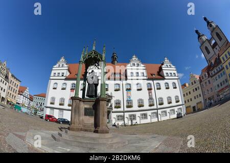 Altes Rathaus, Stadtkirche Sankt Marien, Markt, Lutherstadt Wittenberg, Sachsen-Anhalt, Deutschland Stockfoto