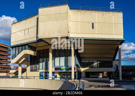 Hollywood Cinema Norwich - Brutalistisches Kino-Gebäude - Hollywood-Kino im Anglia Square Norwich Stockfoto