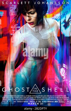 Ghost in the Shell (2017) unter der Regie von Rupert Sanders und mit Scarlett Johansson, Pilou Asbaek und Takeshi Kitano in den Hauptrollen. Live-Actionfilm auf der Grundlage des enorm erfolgreichen japanischen Cyberpunk-Science-Fiction-Mangas von Masamune Shirow über die Integration von Mensch und Maschine. Stockfoto