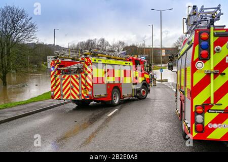 NANTGARW, IN DER NÄHE VON CARDIFF, WALES - FEBRUAR 2020: Brandausschreibungen zu einem Katastrophenfall in Nantgarw bei Cardiff Stockfoto