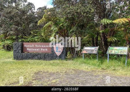 Das Eingangsschild zum Hawaii Volcanoes National Park Stockfoto