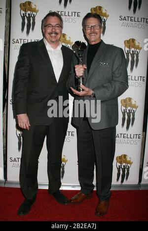 Vince Gilligan, Steve Stafford 01.03.2020 The 24th Annual Satellite Awards - Presseraum im Viceroy L'Ermitage Beverly Hills in Beverly Hills, CA Photo von Izumi Hasegawa/HollywoodNewsWire.net Credit: Hollywood News Wire Inc./Alamy Live News Stockfoto