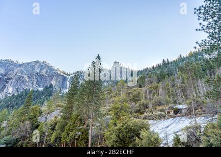 Yosemite National Park Valley, El Capitan From Tunnel View, Wintersaison, im Dezember 2019, Mariposa County, Western Sierra Nevada Mountains, Califor Stockfoto