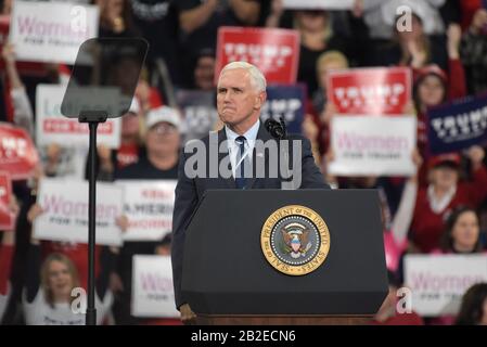 Vizepräsident Mike Pence erscheint während einer Kundgebung am 10. Dezember 2019 im Giant Center in Hershey, PA. Stockfoto