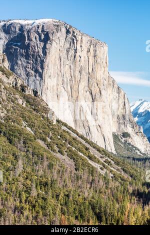 Yosemite National Park Valley, El Capitan From Tunnel View, Wintersaison, im Dezember 2019, Mariposa County, Western Sierra Nevada Mountains, Califor Stockfoto