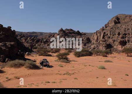 Abenteuer in Tassili n'Ajjer, UNESCO-Weltkulturerbe in Südalgerien Stockfoto