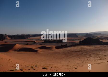 Abenteuer in Tassili n'Ajjer, UNESCO-Weltkulturerbe in Südalgerien Stockfoto