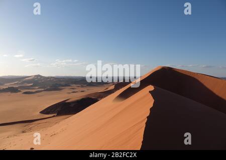 Abenteuer in Tassili n'Ajjer, UNESCO-Weltkulturerbe in Südalgerien Stockfoto