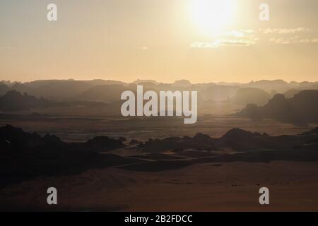 Abenteuer in Tassili n'Ajjer, UNESCO-Weltkulturerbe in Südalgerien Stockfoto