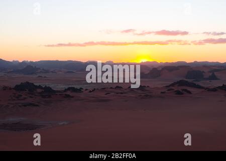 Abenteuer in Tassili n'Ajjer, UNESCO-Weltkulturerbe in Südalgerien Stockfoto