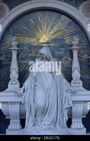 Trauerfigur, Greifer, Alter St.-Matthäus-Kirchhof, Schöneberg, Berlin, Deutschland Stockfoto