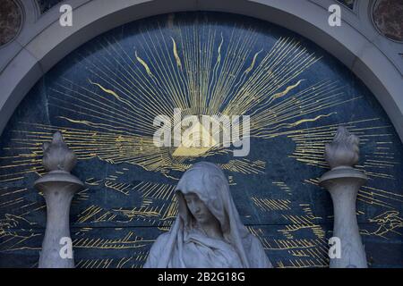 Trauerfigur, Greifer, Alter St.-Matthäus-Kirchhof, Schöneberg, Berlin, Deutschland Stockfoto