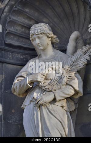 Trauerfigur, Greifer, Alter St.-Matthäus-Kirchhof, Schöneberg, Berlin, Deutschland Stockfoto
