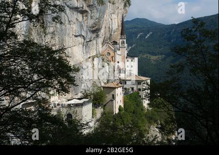 Kapelle der Madonna della Corona in Spiazzi, Ferrara di Monte Baldo, Provinz Verona, Veneto, Italy, Italien, Nordeuropa Stockfoto