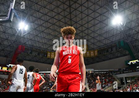 Mater Dei Monarchs Guard Devin Askews (5) während eines CIF-Southern Section Open Division Championship High School Basketballspiels gegen Sierra Canyon, Freitag, 28. Februar 2020, in Long Beach, Kalifornien, USA. (Foto von IOS/ESPA-Images) Stockfoto