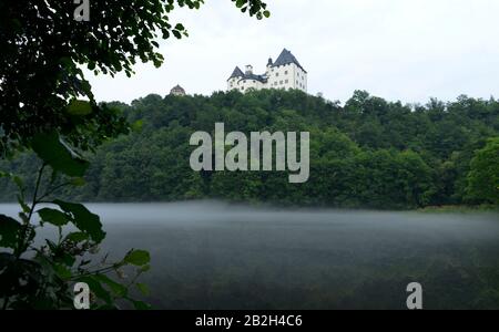 Nebel, Saale, Schloss Burgk, Naturpark Thueringer Schiefergebirges/Obere Saale, Thüringen, Deutschland Stockfoto