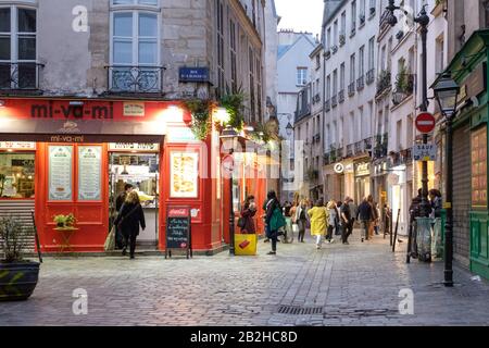 Abendlicht in Le Marais, Paris, Frankreich Stockfoto