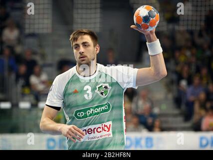 Mannheim, Deutschland. Februar 2020. Handball: Bundesliga, Rhein-Neckar Löwen - TSV Hannover-Burgdorf, 25. Spieltag, Nejc Cehte (3, Hannover Burgdorf). Credit: Michael Deines / dpa / Alamy Live News Stockfoto