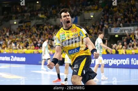 29. Februar 2020, Baden-Württemberg, Mannheim: Handball: Bundesliga, Rhein-Neckar Löwen - TSV Hannover-Burgdorf, 25. Spieltag, Gedeon Guardiola Villaplana (30, Rhein-Neckar Löwen) steht beim 27:19 im Tor. Foto: Michael Deines / dpa Stockfoto