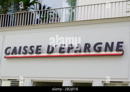 Arcachon, Aquitanien/Frankreich - 10 08 2019: caisse d'épargne französische Genossenschaftsbank Logo Zeichenbüro Stockfoto