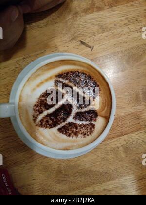 Das Kunstdesign auf Kaffeeschaum Stockfoto