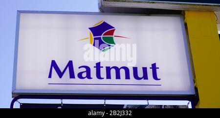 Bordeaux, Aquitanien/Frankreich - 01 18 2020: Matmut Logo Versicherung unterzeichnet Bürogebäude Stockfoto