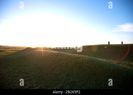 Sonne über dem Hügel von Tara, Irland Stockfoto