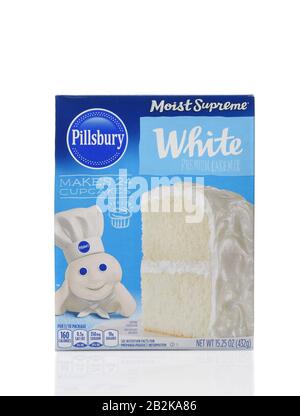 Irvine, KALIFORNIEN - 20. AUGUST 2019: Eine Schachtel Pillsbury Most Supreme Classic White Cake Mix. Stockfoto