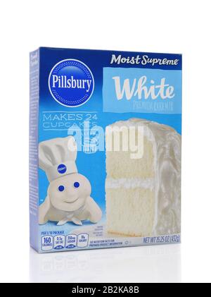 Irvine, KALIFORNIEN - 20. AUGUST 2019: Eine Schachtel Pillsbury Most Supreme Classic White Cake Mix. Stockfoto