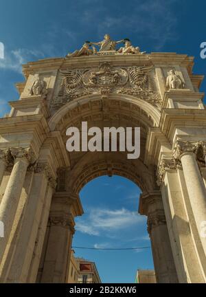 Triumphbogen am Praca do Comercio in Lissabon, Portugal Stockfoto