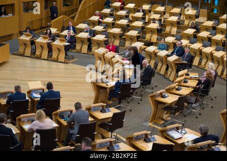 Edinburgh, Großbritannien. März 2020. Abgebildet: Jeane Freeman MSP - Kabinettsministerin für Gesundheit und Sport. Ministererklärung von Gesundheitsministerin Jeane Freeman MSP über den Bundesstaat Coronovirus und Schottlands Bereitschaft, die Verbreitung des Virus in Schottland zu mildern. Szenen aus dem schottischen Parlament in Holyrood, Edinburgh. Kredit: Colin Fisher/Alamy Live News Stockfoto