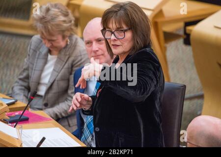 Edinburgh, Großbritannien. März 2020. Abgebildet: Jeane Freeman MSP - Kabinettsministerin für Gesundheit und Sport. Ministererklärung von Gesundheitsministerin Jeane Freeman MSP über den Bundesstaat Coronovirus und Schottlands Bereitschaft, die Verbreitung des Virus in Schottland zu mildern. Szenen aus dem schottischen Parlament in Holyrood, Edinburgh. Kredit: Colin Fisher/Alamy Live News Stockfoto