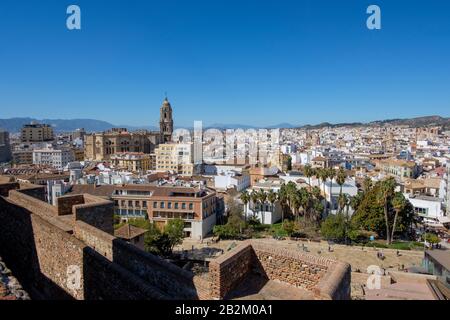 Målaga von Alcazaba de Málaga aus gesehen. Stockfoto