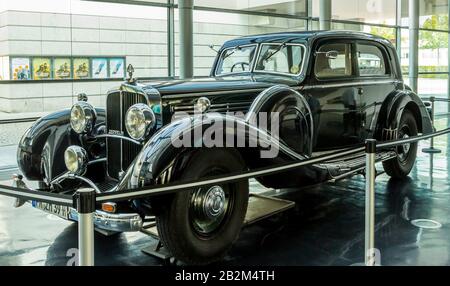 Friedrichshafen, Deutschland - 10. Sept. 2015: Maybach-Zepelin, 1934 Es war ein enormes Luxusfahrzeug. Dank der Wiederbelebung von Maybach durch Daimler Chrysler Stockfoto