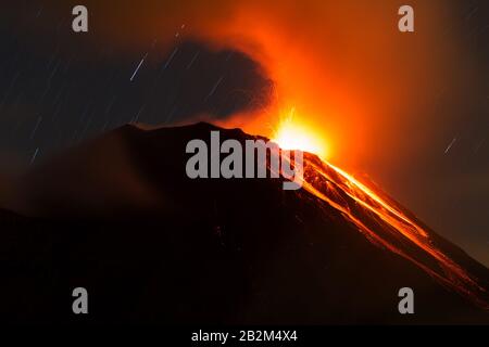 Tungurahua Vulkan ausbrechenden Ecuador Südamerika Stockfoto