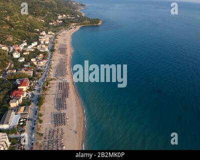 Preveza tropische exotische Strände von vrachos, loutsa in epirus griechenland in der Nähe von ligia und der Stadt parga und sivota Touristenattraktion und Reiseziel Stockfoto