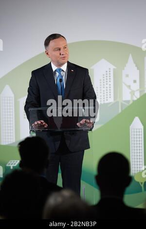 Warschau, Mazovian, Polen. März 2020. Teilnahme Des Präsidenten Von Polen Andrzej Duda Und Des Präsidenten Von Island Guoni Th. Johansson Auf Der Konferenz Zur Eröffnung Des Programms für Umwelt, Energie Und Klimawandel Im Rahmen Der 3. Ausgabe Des norwegischen Und des EWR-Fonds Auf Poland.in das Bild: Andrzej DUDA Credit: Hubert Mathis/ZUMA Wire/Alamy Live News Stockfoto