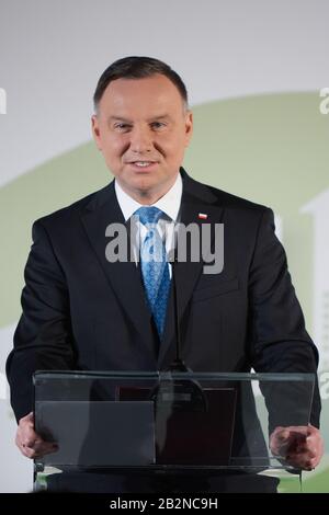 Warschau, Mazovian, Polen. März 2020. Teilnahme Des Präsidenten Von Polen Andrzej Duda Und Des Präsidenten Von Island Guoni Th. Johansson Auf Der Konferenz Zur Eröffnung Des Programms für Umwelt, Energie Und Klimawandel Im Rahmen Der 3. Ausgabe Des norwegischen Und des EWR-Fonds Auf Poland.in das Bild: Andrzej DUDA Credit: Hubert Mathis/ZUMA Wire/Alamy Live News Stockfoto