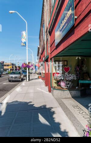 Happy Delusions Schaufenster an der 3rd Street in Renton, Washington im Jahr 2008. Stockfoto