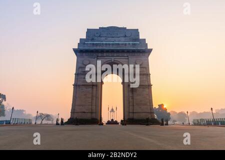 Sonnenaufgang in Dehli, Blick auf das India Gate Stockfoto