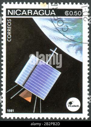 Nicaragua - CIRCA 1981: Eine Briefmarke, die in Nicaragua gedruckt wurde und sich der Repräsentation der Weltraumforschung widmet, etwa 1981 Stockfoto