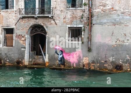 Banksys Migranten-Kindermural, Dorsoduro, Venedig, italien, 2019 Stockfoto