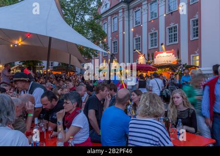 Meersburg, Deutschland - 07. Sept. 2015: Wine Party in Merrsburg, EINER Stadt im südwestdeutschen Land Baden-Württemberg. Am Ufer des Constan-Sees Stockfoto