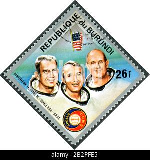 Burundi - CIRCA 1975: Ein Stempel, der in Burundi gedruckt wurde, ein spezielles Apollo - Sojus-Test-Projekt, zeigt die Apollo Crew - Slayton, Brand und Stafford, circa Stockfoto